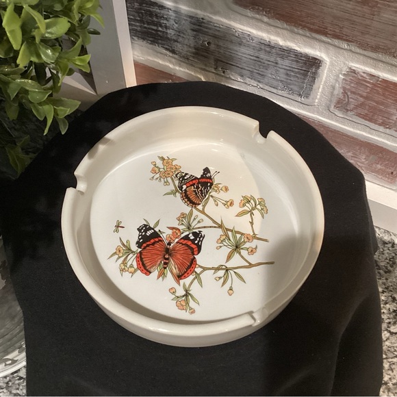 🟠 Vintage - Rare - Beautiful Painted Butterflies Designed Ashtray - Unique - Picture 5 of 9